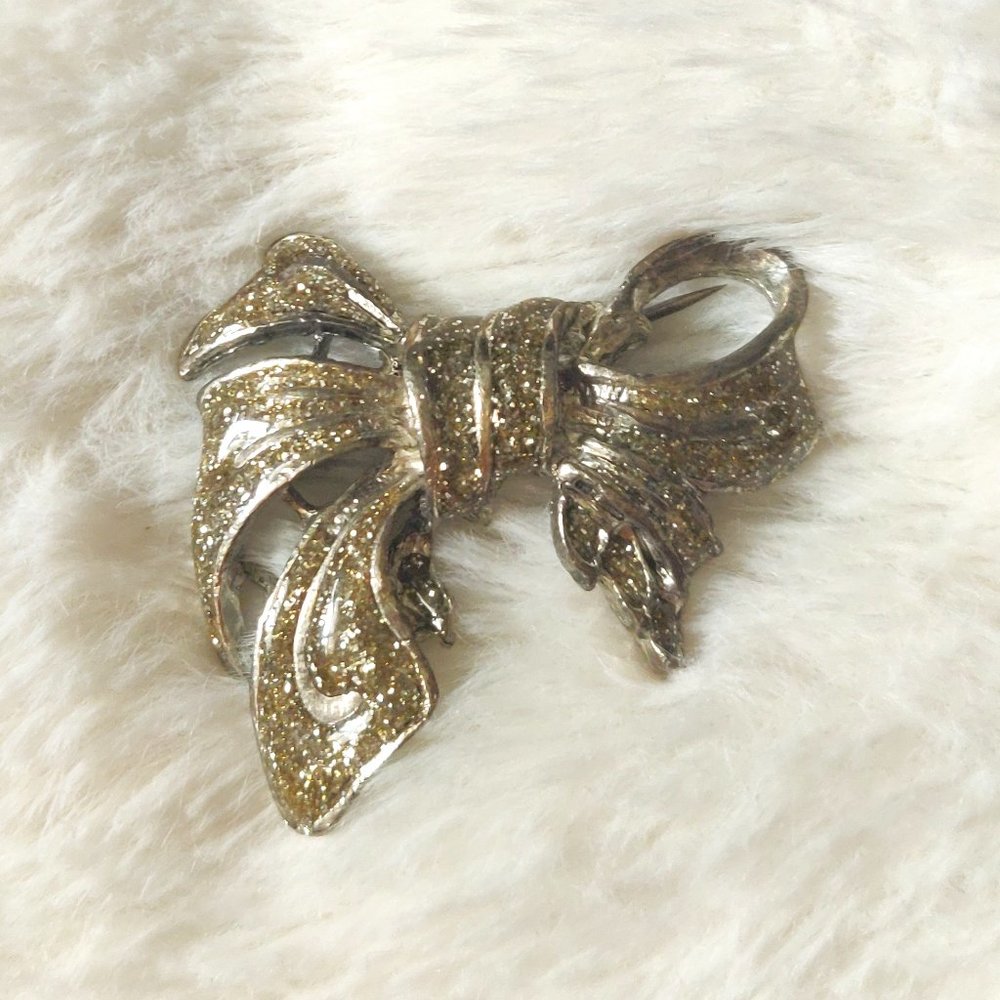 Vintage Silver Glitter Ribbon Metal Brooch Pin | Jewellery